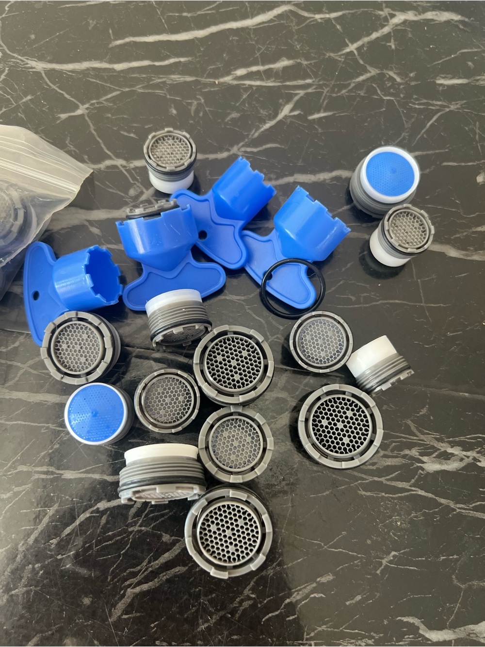 2 bags Faucet Aerator - Picture 4 of 4